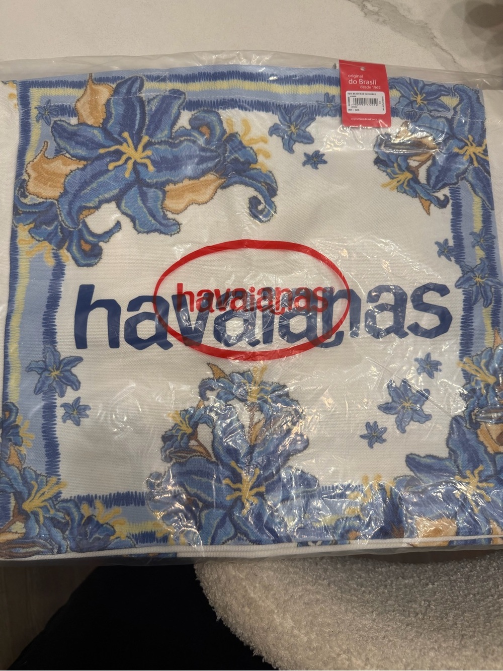 Havaianas Blue and Yellow Floral Beach Towel